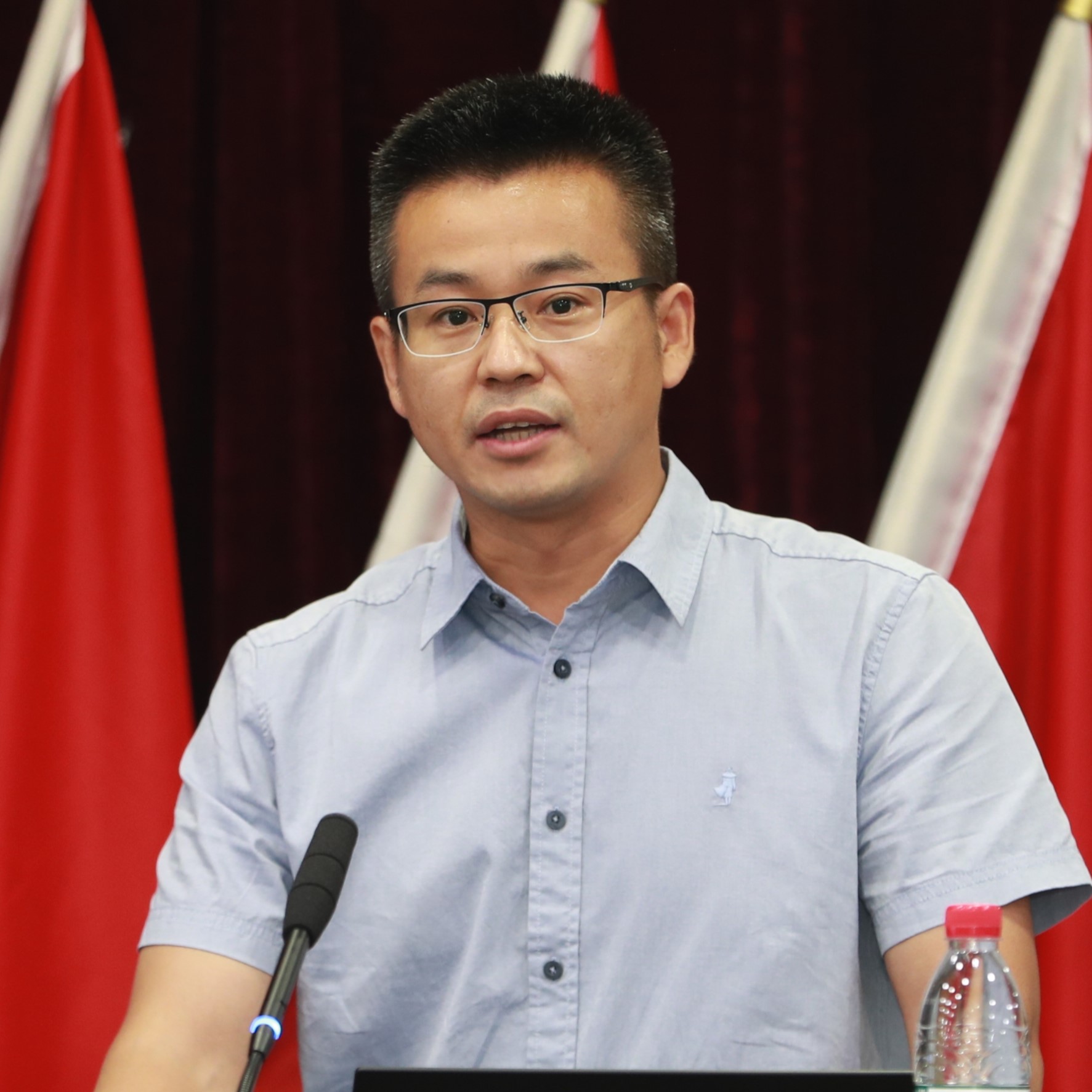 张文雍.jpg 张文雍.jpg